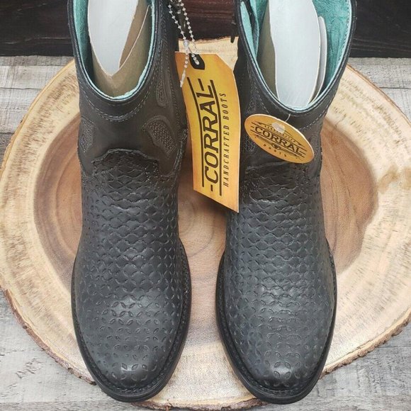 NWT Corral Ankle Boots 7 M Western Black Cut Out Embroidered Leather - Picture 5 of 12